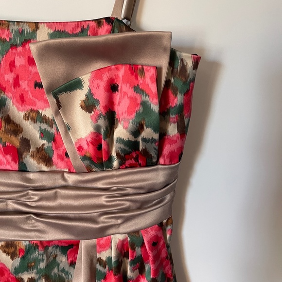 BCBG Floral Mini Dress Size 6 - Picture 2 of 8